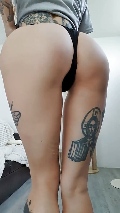 Nikmati pantat yang juicy