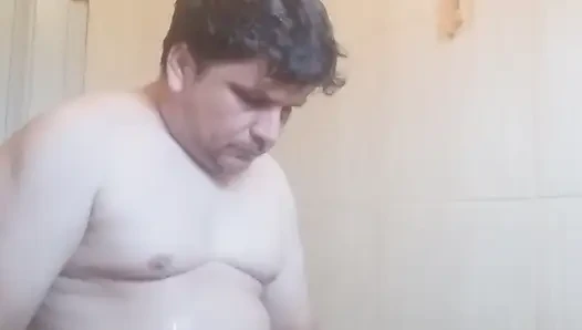 İdrar jeti ağzımın içine düştü