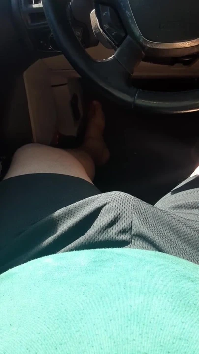 Chubby in the pants at work! Follow on YouTube and onlyfans – jarred333