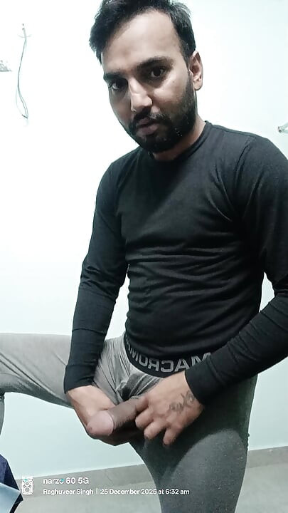 Người đàn ông Ấn Độ thích tắm và làm chủ