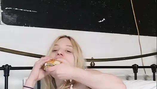 Поедание Гамбургера Голышом, Лол