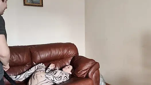 Tetangga menyapa suaminya dan aku sama aku