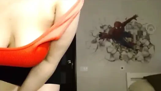 Cewek super semok dengan celana dalam thong merah