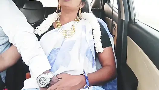 Hintli kadın arabada seks yapıyor Güzel sari ev hanımı üvey oğluyla sikişmeye çalışıyor car drive.telugu edepsiz konuşmalar.