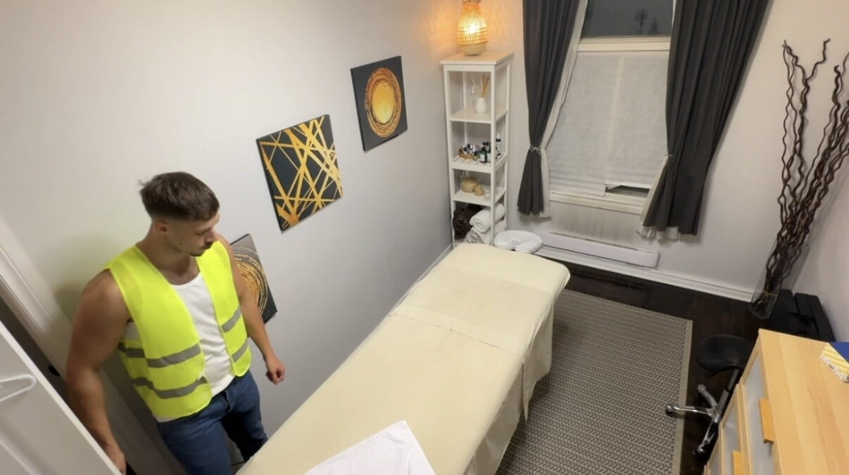 Francês da construção foi seduzido por massagista gay durante massagem