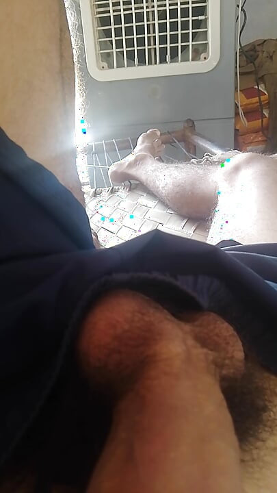 Dear friends, look at how I'm shaking the penis firmly.