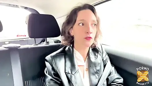 Lena, si cantik rambut cokelat suka banget sama kontol besar