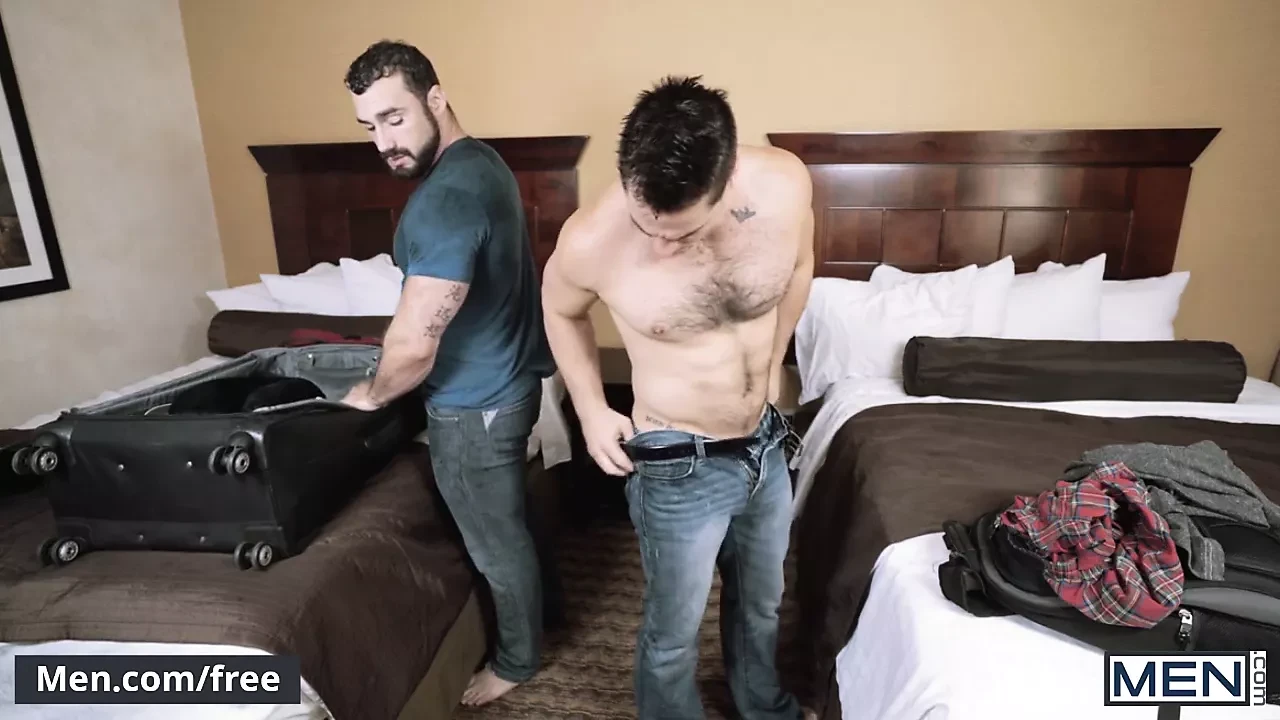 Aspen et Jaxton Wheeler - arrêt au stand - str8 à gay - men.com
