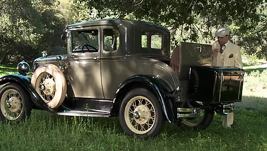 Kötü sarışın sürtük açık havada sert sikilmeyi seviyor