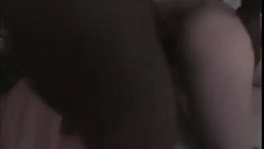 Amatör bir sürtük için büyük sert siyah bir yarak