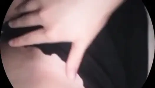Gadis yang sedang masturbasi