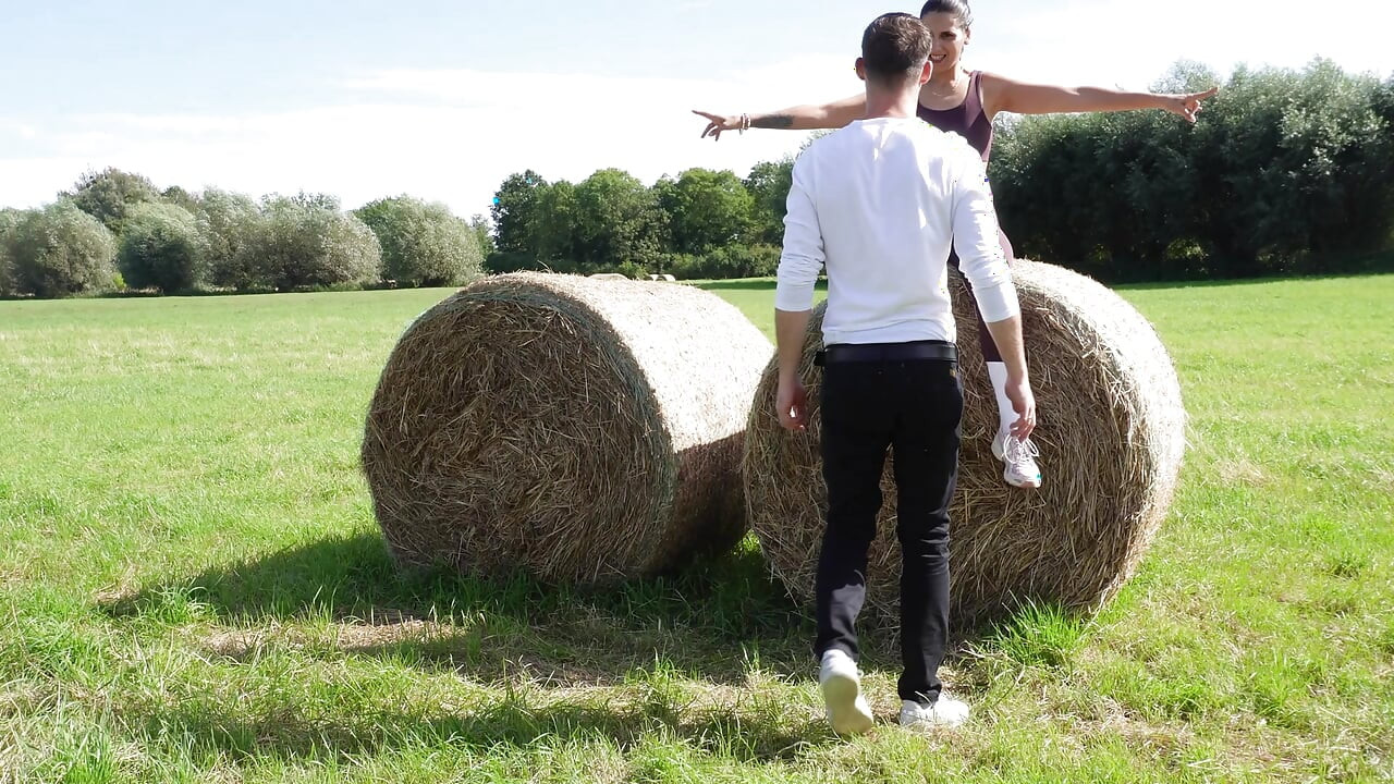 Pakistani jogger fucked behind the hay bales