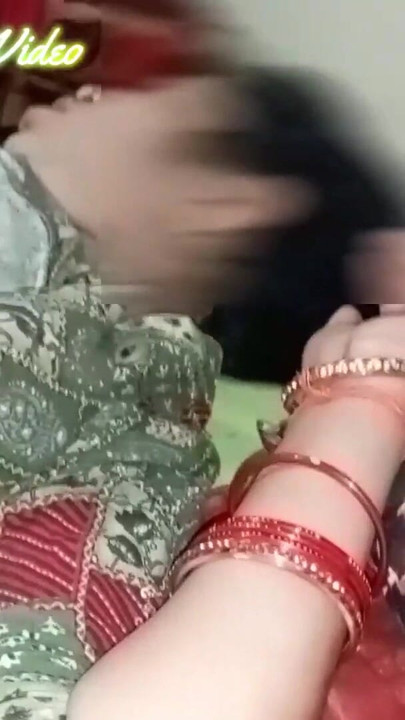 لحظة أيقونية من "زوجة ساخنة مارس الجنس لأول مرة ، جنس حديث قذر بالهندية الفيروسية"