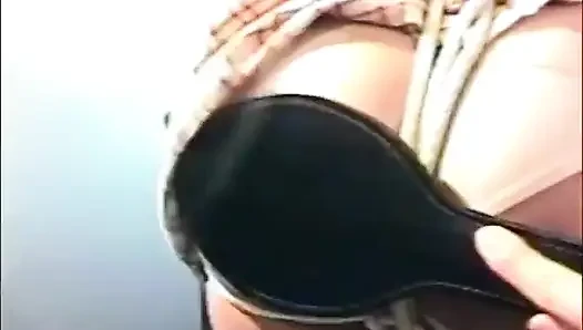 Nyambuk pantat montoknya