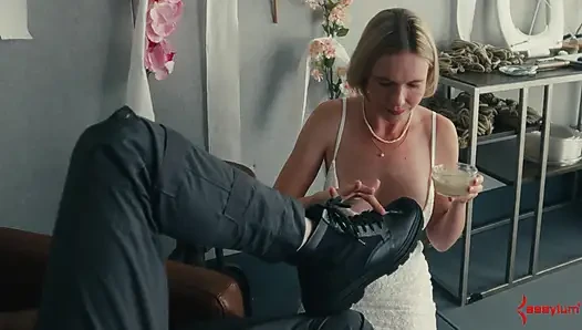 Si cewek super semok rebel rhyder lagi asik ngentot pantat, pantat, dan lantai sampai banjir sperma