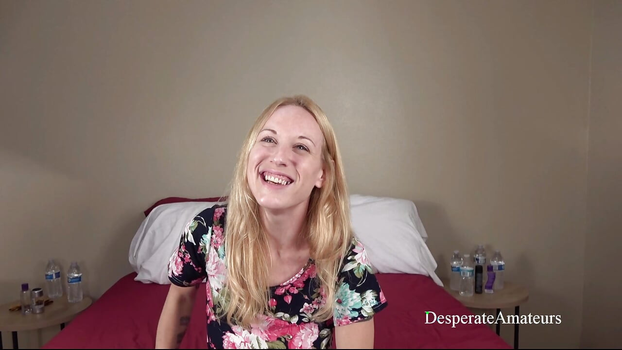 Desperate Amateurs Misty Gets Her Pussy Wrecked by Miles