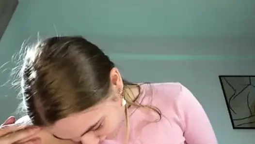 Jucielussie сидение на камеру и настоящий оргазм