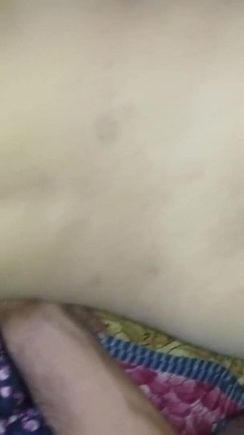 Detik yang tidak dapat dilupakan dari "Isteri saya telah menurunkan air ke tanah saya , video desi panas saya , video desi seksi panas"