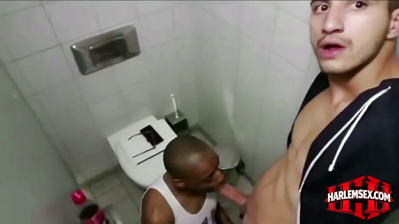 HarlemSex.com - Blowjob at the airport and bareback fuck at home