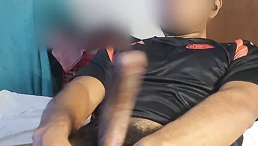 Kolombiyalı futbolcu anaconda'sıyla oynuyor