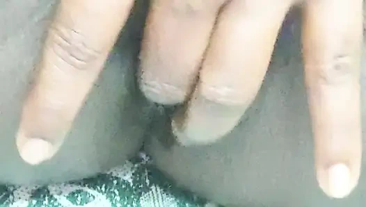 Desi bhai ne liya chut mye kheera