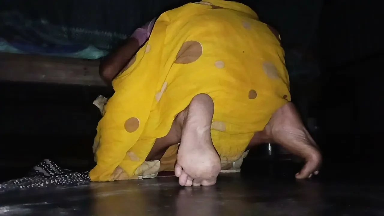 Tight 19yo Indian Teen fucks for the very first Time a BBC