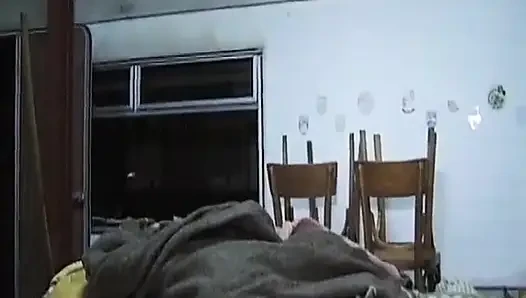 Yaramaz Fransız sürtük üçlü sekste çift sikiliyor