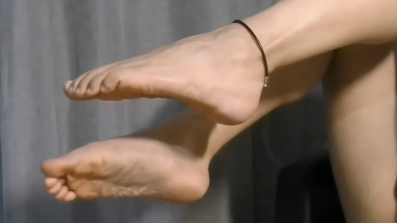 วิดีโอเซ็กซี่เฟติชขาขณะลูบควยฉันจนถึงจุดสุดยอดสองครั้ง วิดีโอเฟติชเท้า