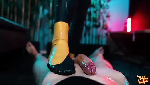 Batgirl gefangen und bestraft Dessous-Dieb – Mollyredwolf