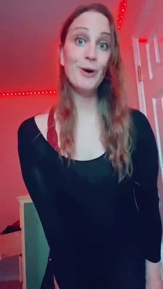 Tiktoker Brynn Woods toont haar sexy kont