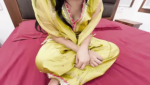 Hostel Se Aayi Choti Behen Ke Sath First Time Sex Kiya