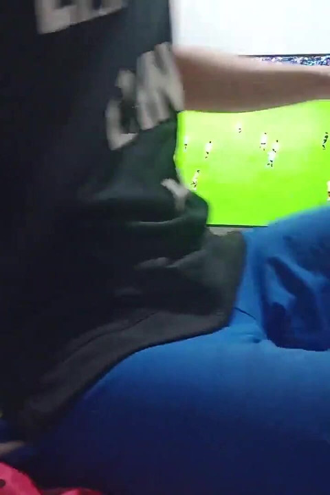 18 year old brunette big saggy tits from New York United States fucking her stepbrother's big dick ohorn