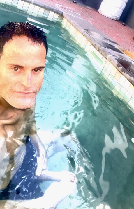 Vui vẻ trong hồ bơi