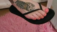 Foot fetish - amateur foot tease flip flop dangle