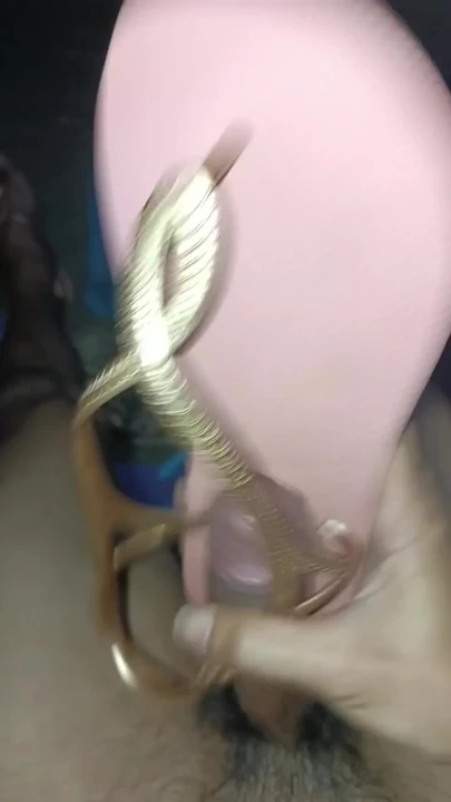 Cum In Havaianas Luna