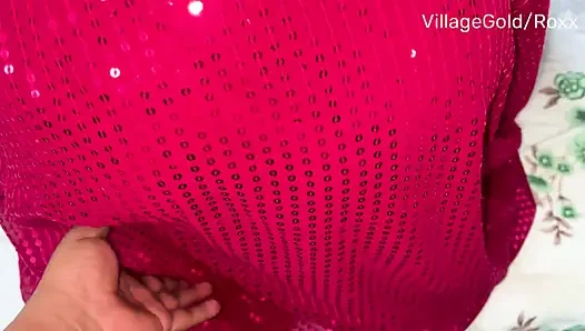 Kırmızı bir sari içinde baldızının amını sikiyor ve spermini çıkarıyor.