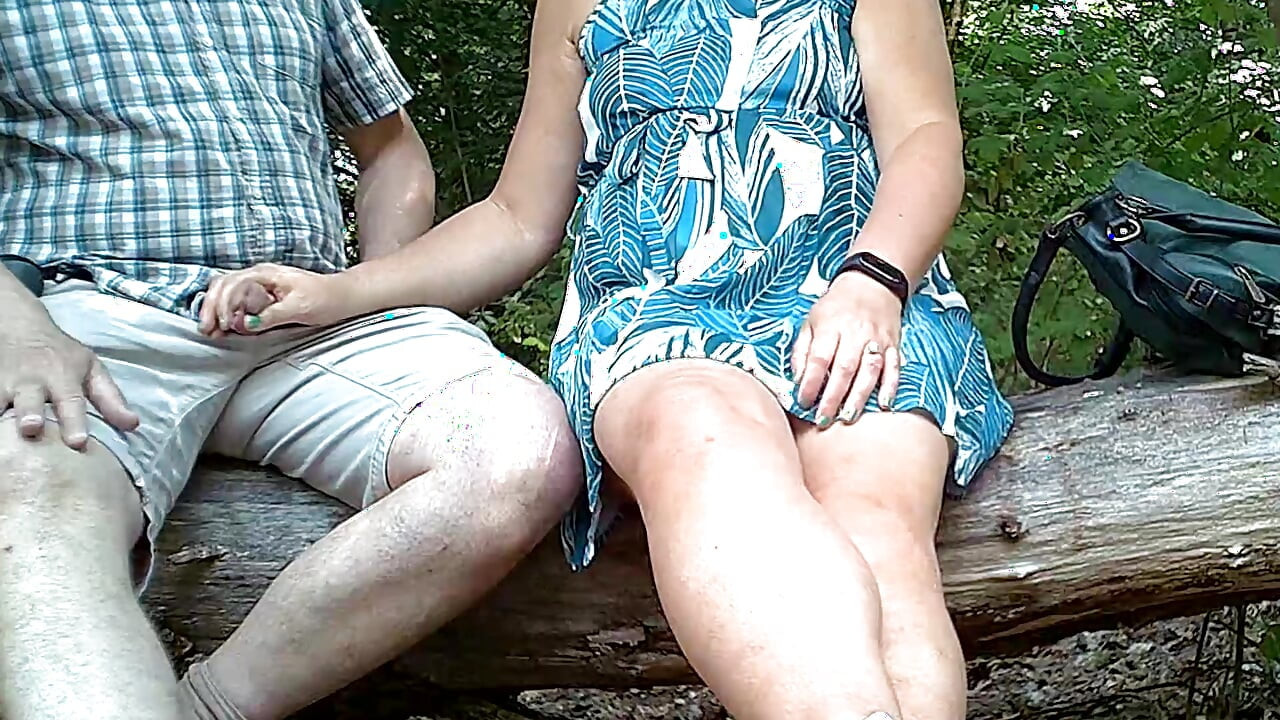Handjob outdoors in the park in hot weather