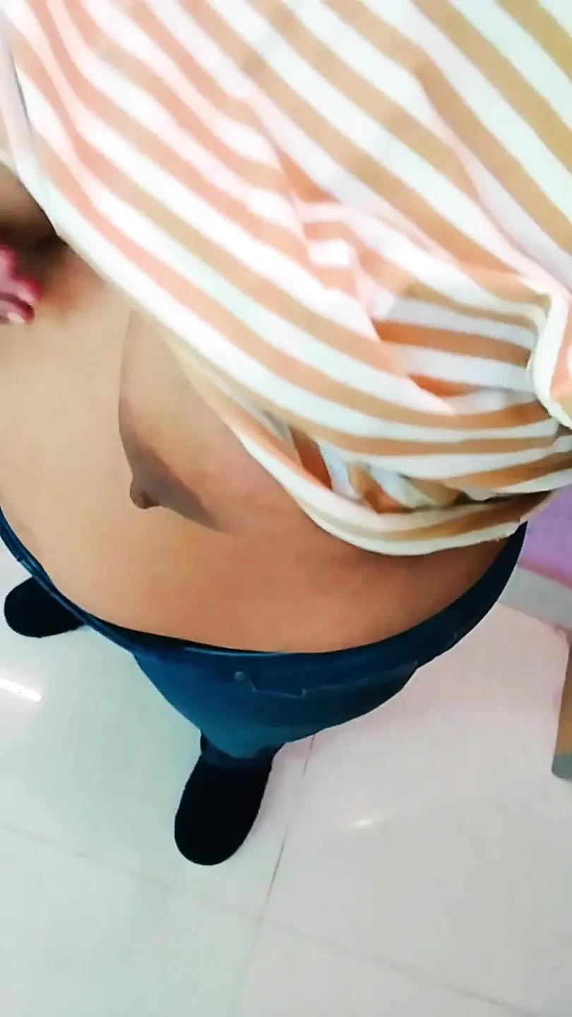 美丽的热辣前妻让你在视频通话中出轨并让她怀孕