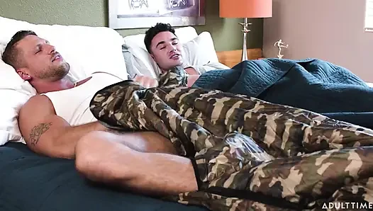Heteroflexible - Horny Studs Roman Todd & Michael Boston Have Morning Wood & Fuck to Get Rid of It