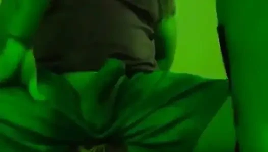 Kassie kay lagi menghukum orang asing