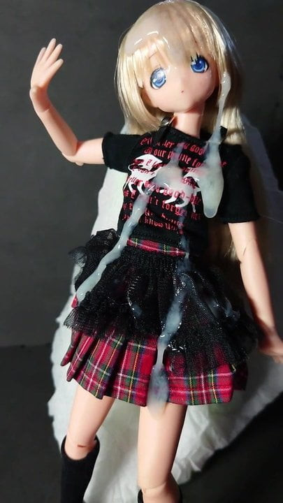 Doll Bukkake25