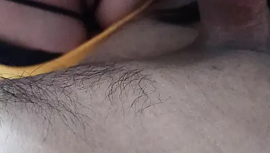 Istri toket besar nyepong kontol dari samping