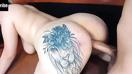 Seksi Kolombiyalı arkadaş toplantısı sırasında bakış açısıyla sikiliyor