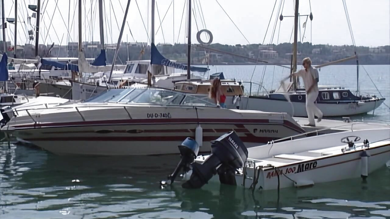 ビーチはもっと暑く、捕まるスリルも