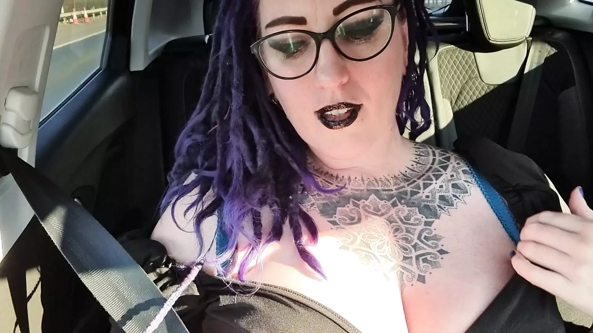 Flashing on the road with big tits