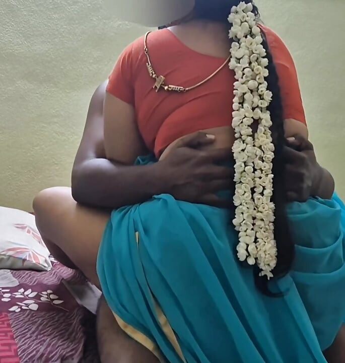 Indiana infiel esposa sexy corpo em blusa saree cavalgando meu pau perfeitamente