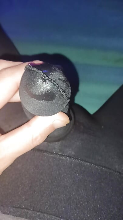 ถึงจุดสุดยอดกับยิงน้ําเงี่ยนในถุงน่องผ้าสแปนเด็กซ์สูง