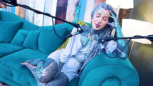 Aku lagi ngomongin tentang s - shame - asmr podcast sfw lagi ngobrol sama model tato rambut gimbal gotik