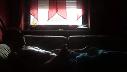Am Fenster - Geil allein im Bett