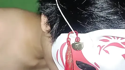 Meine Freundin spielt wirklich gerne im Bett